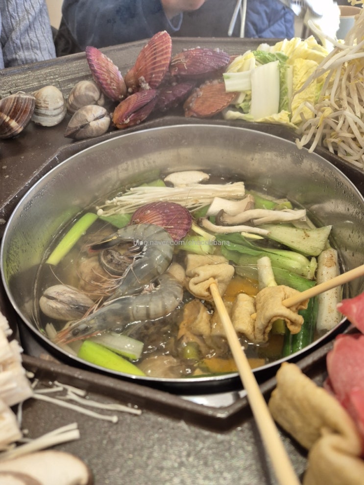  팔각낙원 부안 맛집 채석강 구경 후 방문한 해산물 샤브샤브 칼국수 맛집 부안 여행