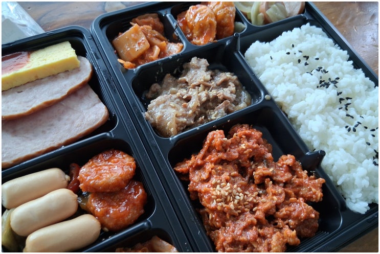 홈플러스 990원 도시락 오픈런 성공 후기 이 가격에 고기 반찬이 가능할까? 실제 구성 맛 시식 리뷰