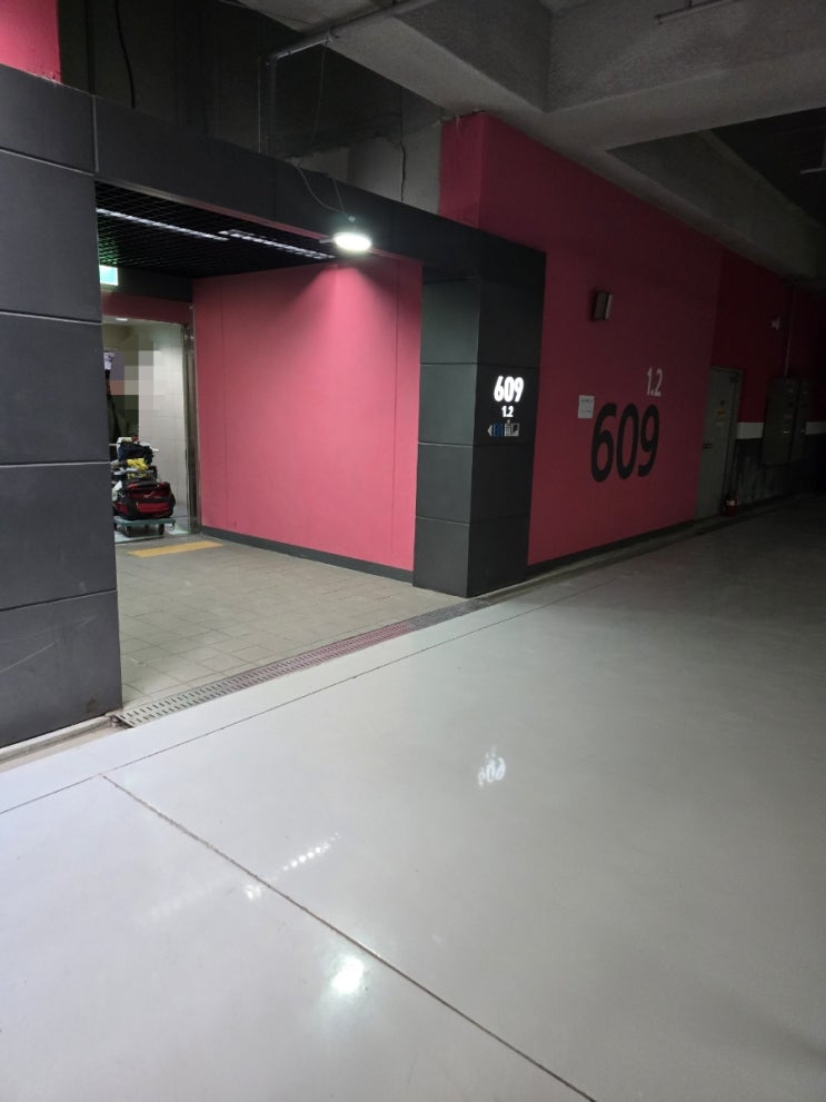  화성시 동탄구 동탄대로 동탄역센트럴자이 609동 욕실 배수관 이동 및 급수이동 설비 작업 입니다.