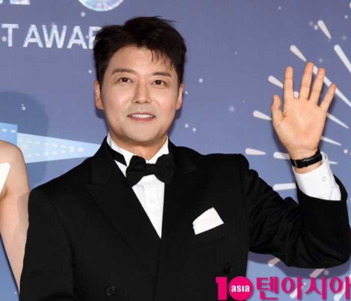   전현무 20살 연하 아나운서와 핑크빛 기류?! 떡 3개에 담긴 특별한 의미