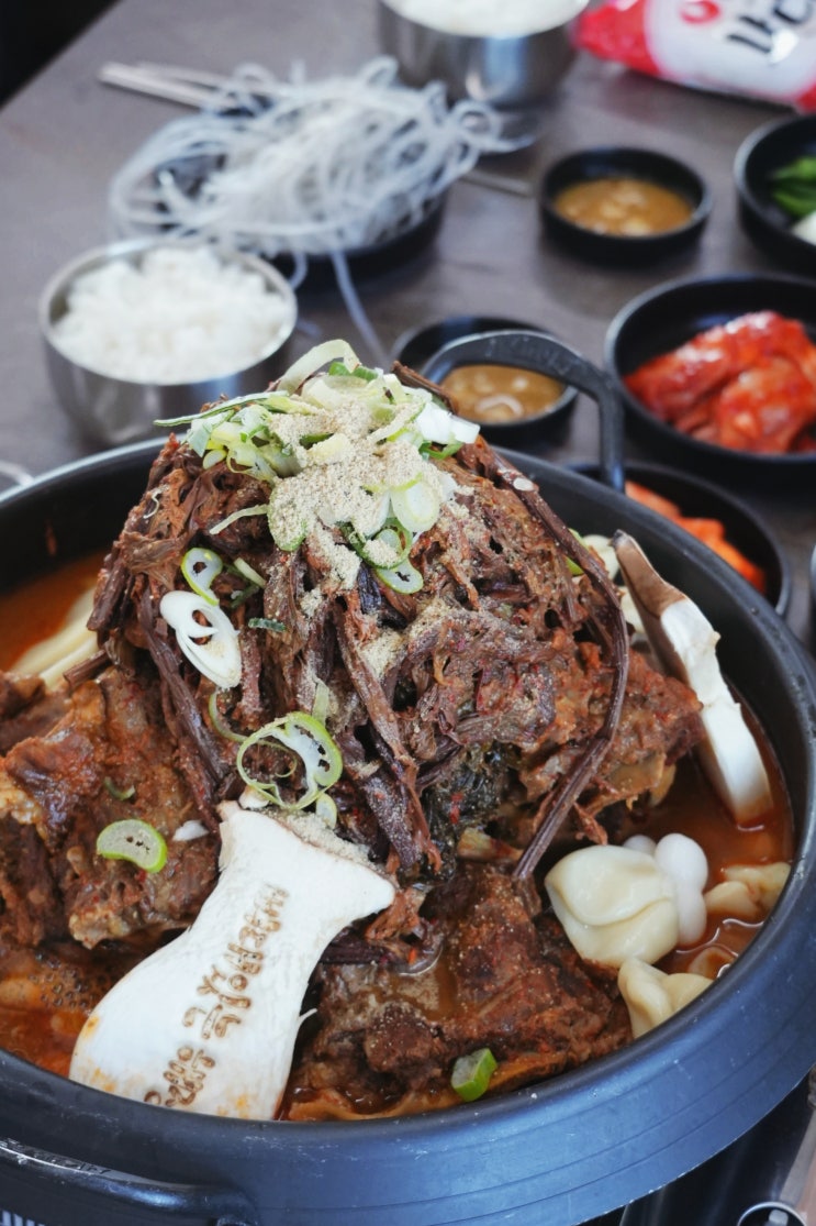  김해공항 주변 맛집 뼈대있는감자탕 단골 김해 율하 맛집