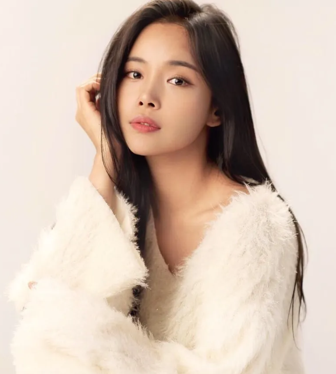아묻따밴드의 숨은 병기 <b>조정민</b>, 트로트 요정에서 건반 여신으로 변....