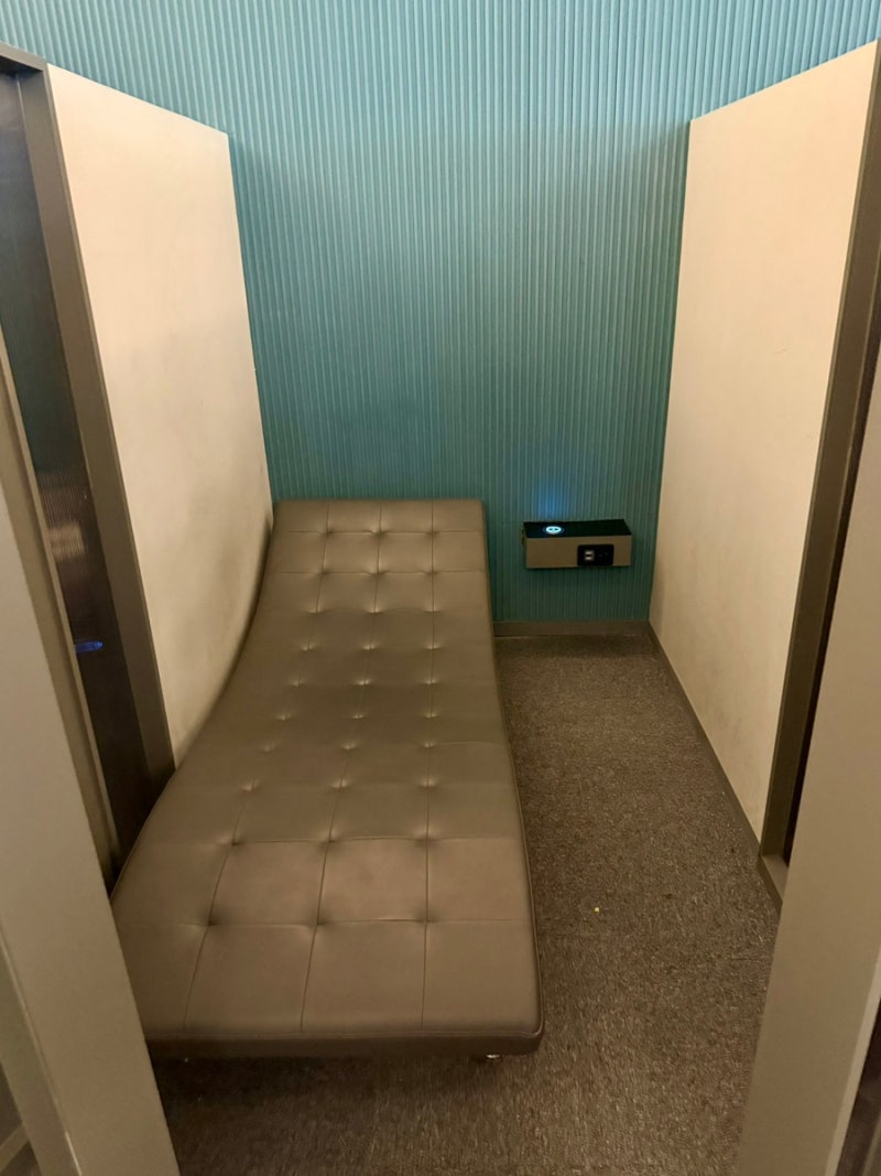 인천공항 제2터미널 환승라운지 “냅존 Nap zone” :: 누워서 편하게 쉴 수 있는 쉼터