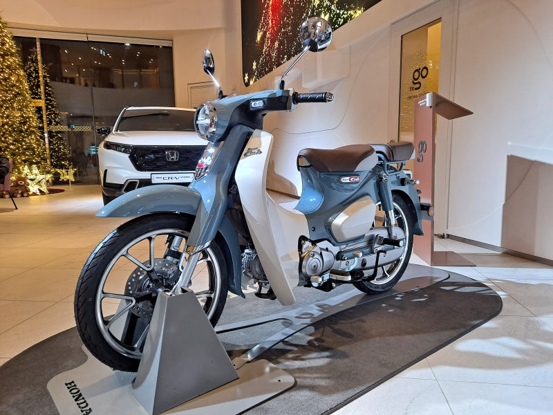 125cc 오토바이 혼다 슈퍼커브125 C125 오리지널 슈퍼커브110과 어떤 점이 다를까?