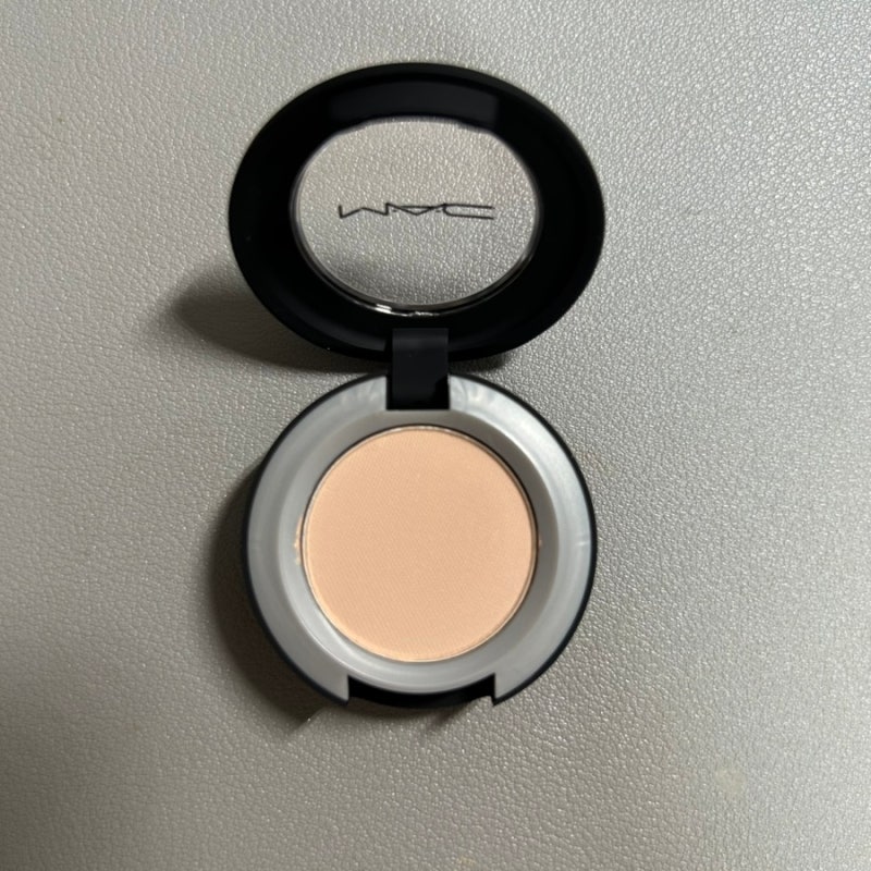 [발색] 맥 파우더키스 아이섀도우 베스트 오브 미 / MAC Powderkiss eyeshadow Best of Me