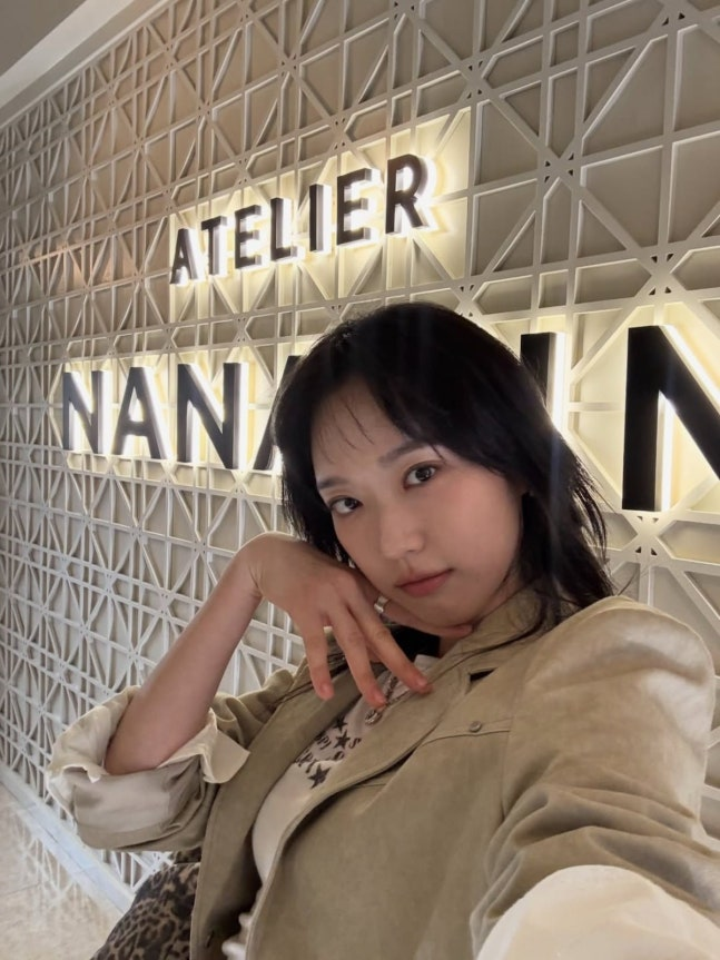 '한예종 출신' 한지현, 뼈말라 몸매 드러내며…디자이너로 변신