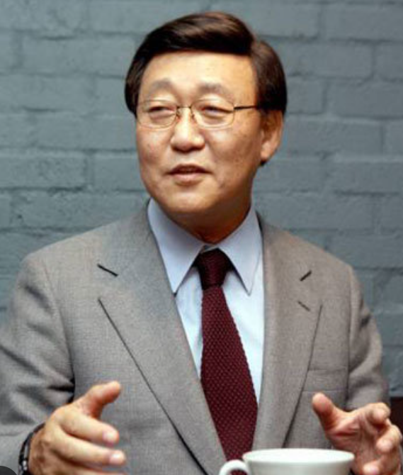 아나운서 김동건 별세 루머의 진실: "사실무근, 현재도 현역으로 활동 중"