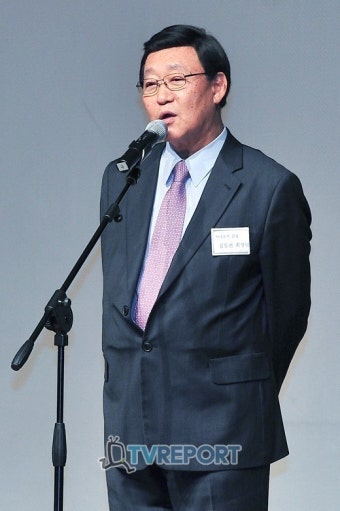 대한민국 방송의 살아있는 전설” 김동건, 60년 아나운서 생애와 ‘가요무대’의 영원한 목....