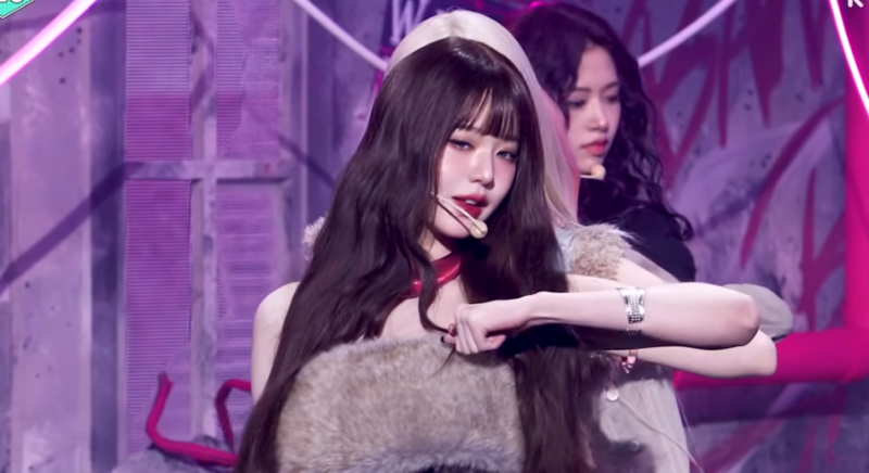 IVE Jang Wonyoung's BANG BANG Stage Outfit: Corset & Micro Pants