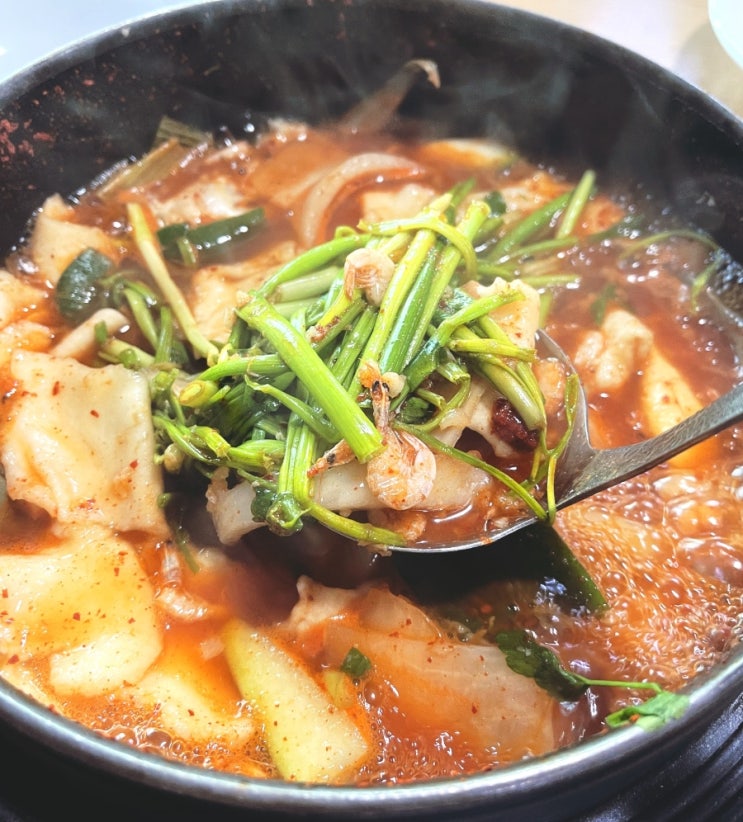  [파주 능골매운탕] 삼릉 가는 길, 현지인 꽉 잡은 오래된 맛집