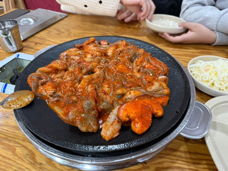 [나정순할매쭈꾸미 2호점] 제기동 서울약령시장 근처에 있는 쭈꾸미맛집