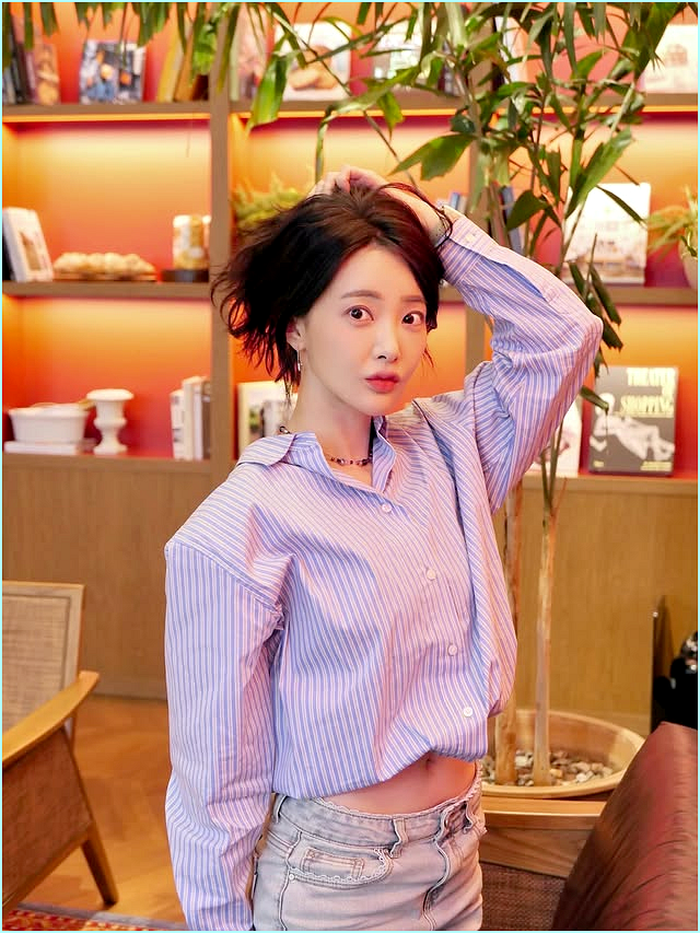  "이렇게 청순할 일이야?" 안이서 인스타 뚫고 나온 스트라이프 셔츠 코디