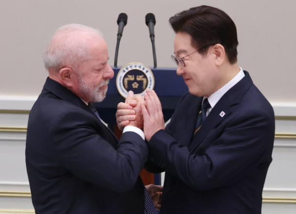 <b>이재명</b> 룰라 <b>만찬 참석</b>한 재계 총수들, 모르면 나만 손해 보는... 