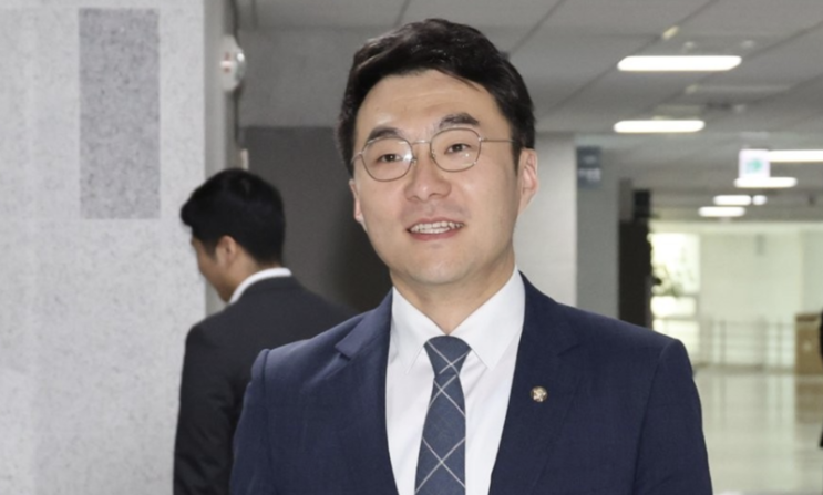 비서관 사퇴 김남국 '<b>민주당 대변인</b> 임명' <b>논란</b>! 프로필 고향... 
