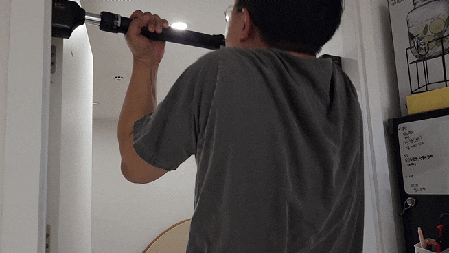  가정철봉 후기 홈트 문틈철봉운동 스케쳐스 더블락