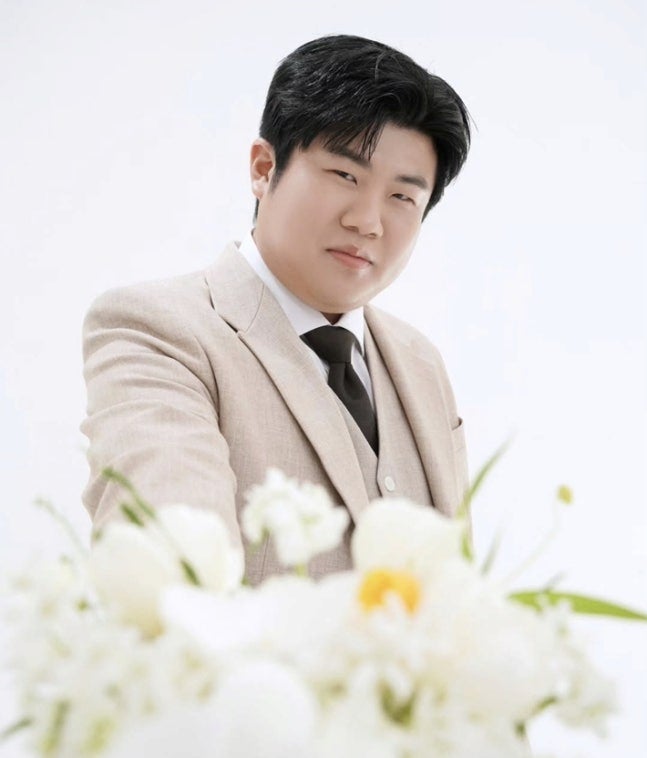 '뷰티풀 너드' 전경민, 6월 깜짝 결혼 발표... "예비 신부, 말도 안 되게 사랑스러워"