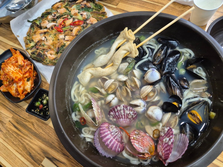  행궁동 한식 맛집 조마담 칼국수 수원 본점 조개 듬뿍 칼국수