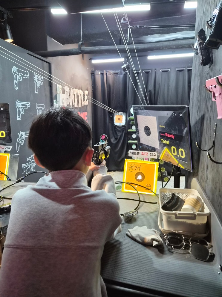  스트레스? 탕! 탕! 쏴버려요! 실전 손맛 가득한 '배틀존' 방문기