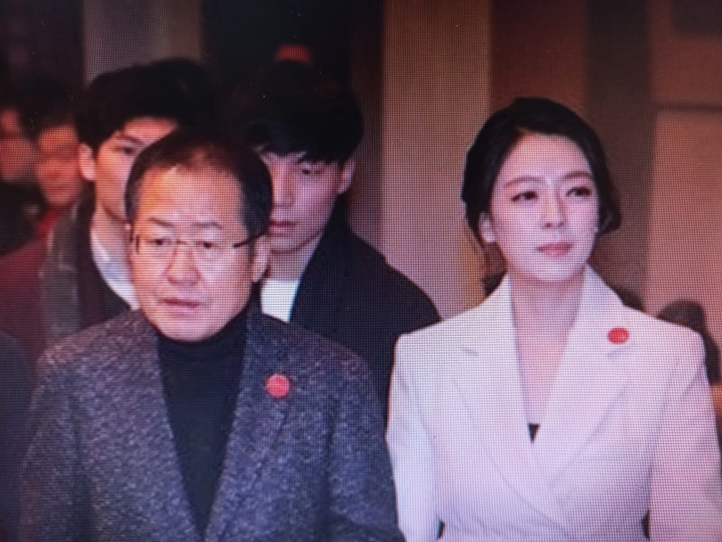 1436. ‘홍카콜라’ 홍준표와 배현진은 다정한 사이 아니었던가? 멀어진 두 사람.
