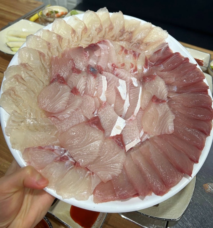   [통영 미수횟집] 통영  토박이의 재방문 의사 20000% 회 맛집｜미수동맛집