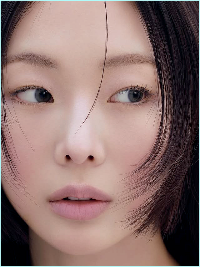  금새록 피나 모델 발탁! 무쌍 눈매 살린 인형 메이크업 분석