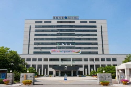 [군산시]군산시, 공유킥보드 관리지원사업 본격 추진 새만금시니어클럽과 업무협약 체결… ....