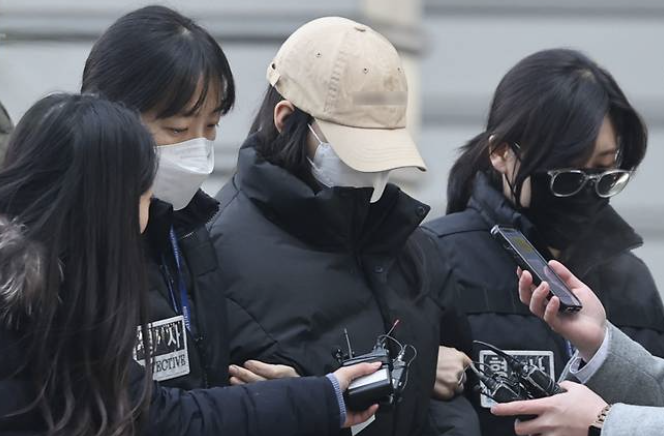  20대 여성의 약물 연쇄살인인데 신상 비공개…왜 논란이 될까?