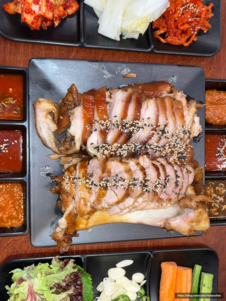  은평구 맛집 보쌈 김치에 막국수 귀한족발 연신내 쫄깃해