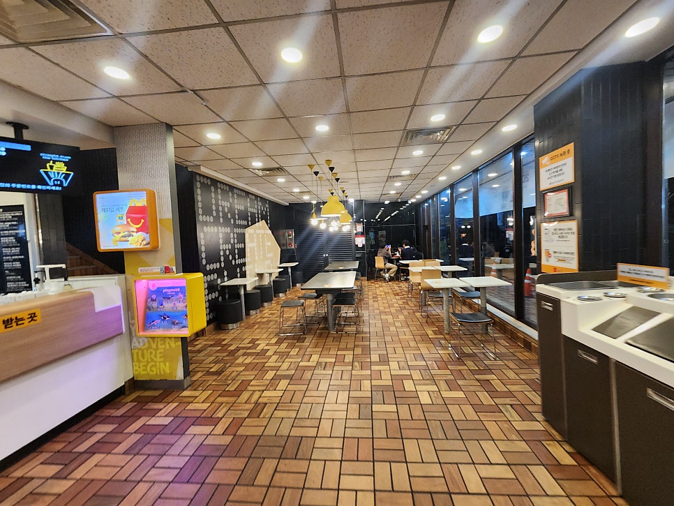 맥도날드 용산DT점 사진 3