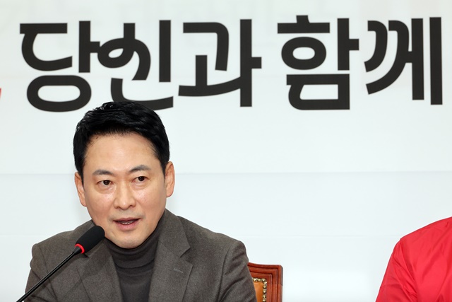 국민의힘 중진, <b>장동혁</b> 대표와 <b>간담회</b>…지선 민심 수습 논의