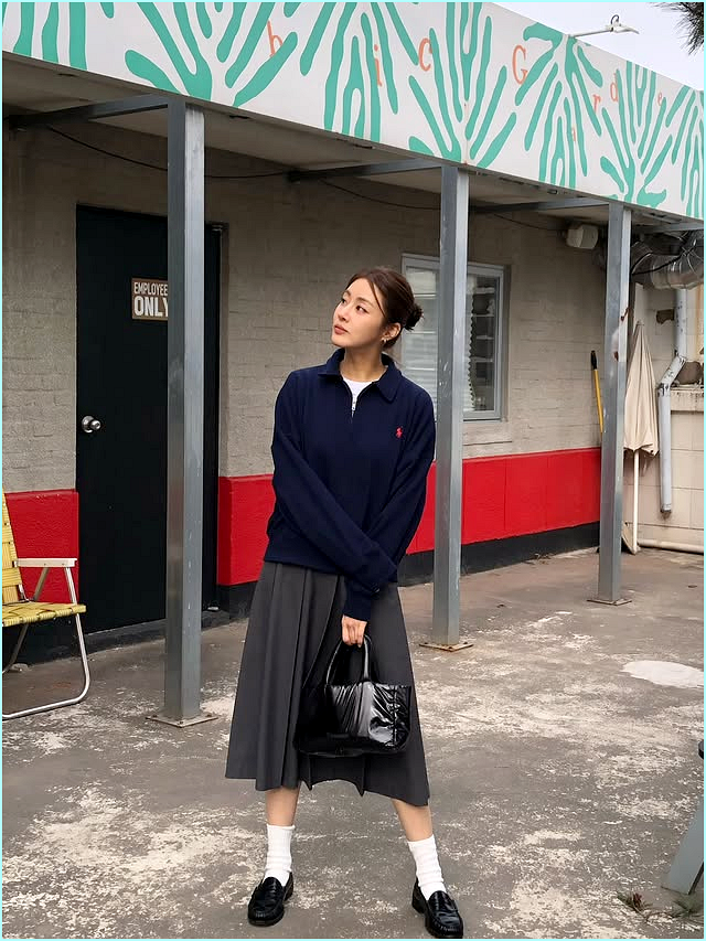  이게 진짜 애엄마 핏? 강소라 기부 바자회 찢은 클래식 데일리룩