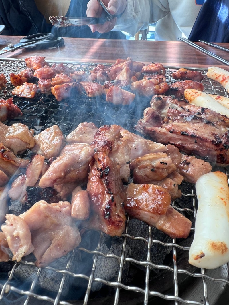 강촌 엘리시안 근처 우미숯불닭갈비