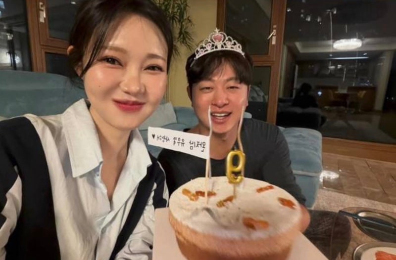 [건강] 유상무 대장암 완치 후 근황 공개! “수술 9년·완치 4년차” 아내 김연지 씨의 눈물겨....