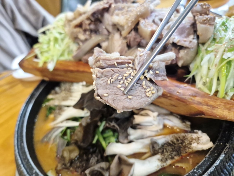 찐흑염소 도마수육 본점 사진 1