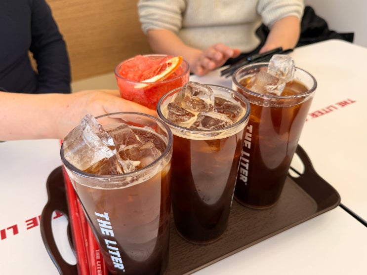  [춘천 카페] ️1,800원의 행복? 동내면 가성비 끝판왕 '더리터' 대용량 커피에 반하고 온 후기! 
