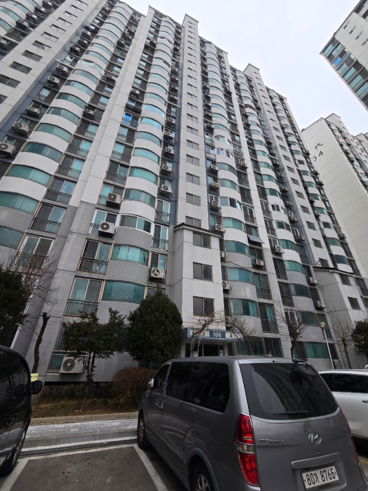  서울시 금천구 독산동(벚꽃로) 금천현대아파트 106동 주방 급배수 설비변경 작업 입니다.
