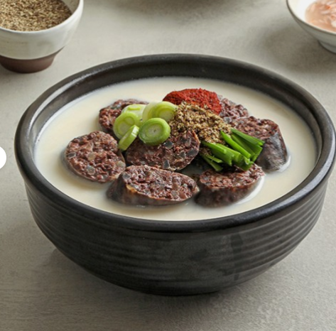  극소수국밥 순대국밥 3,990원... 뼈해장국까지 쟁여템 각인데요