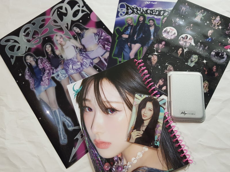 aespa Giselle's Style: From Vintage Cameras to Designer Bags and Collectible Photocards