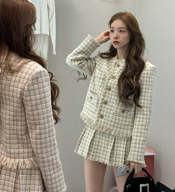  초봄 결혼식 하객룩 종결! 50만 원대 민아 트위드 셋업 아우라