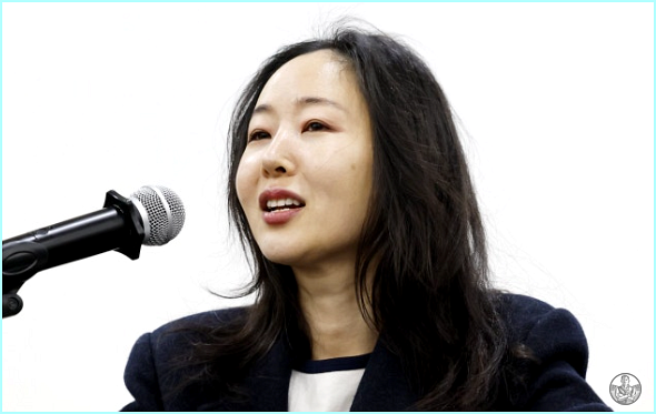  "256억 포기할게" 민희진 3차 기자회견, LA모자 벗고 네이비 재킷 입은 소름돋는 이유