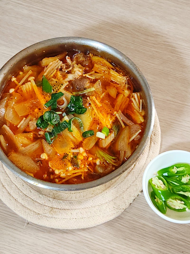 장 수제비 레시피 우삼겹 요리 고기 육수 감자수제비 만들기