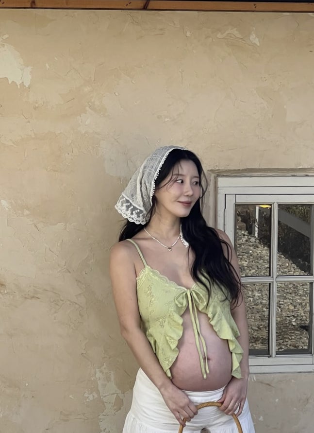  ‘둘째 임신’ 나비, 브라렛 하나로 드러난 D라인… 늘씬한데 배만 볼록 ‘눈길’ 