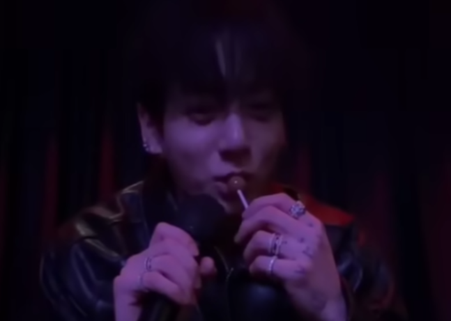 BTS 정국, 새벽 라방서 터져 나온 솔직 고백! 컴백 앞두고 팬덤 '갑론을박' 왜?