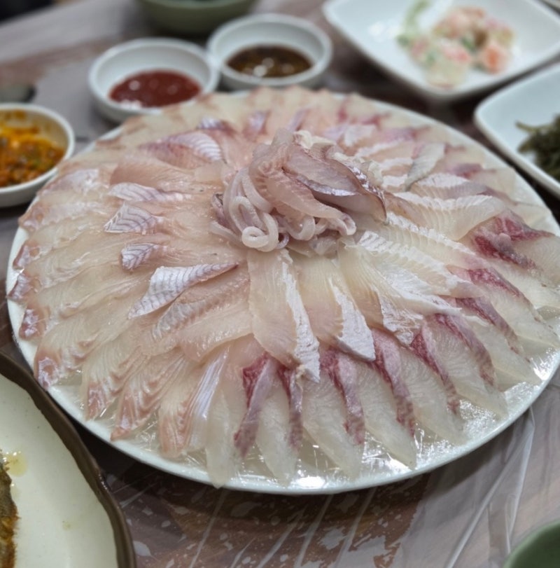울산 삼산 농수산물시장 옆 단체모임 하기 좋은 횟집 달동회센타 울산본점