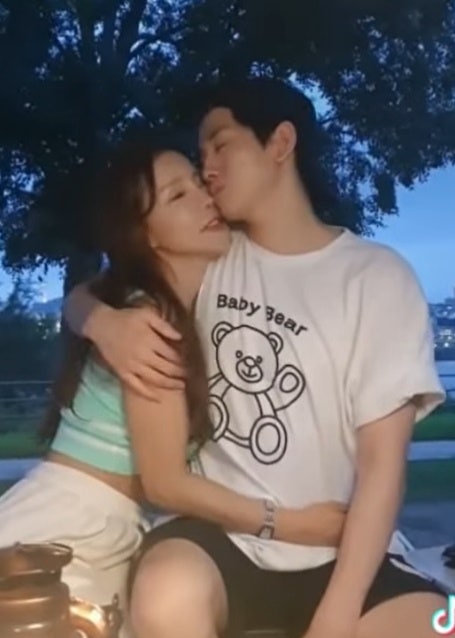  “전 국민이 뜯어말렸다”… 17살 연상 아내와 결혼한 류필립 이야기, 지금은 어떻게 살고 있을까? 