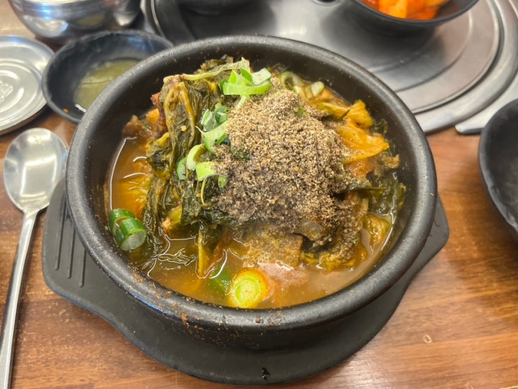  등촌역 자극적인 한식 뼈해장국!, 김치 3번 리필 맛나다 [본스튜감자탕 등촌점]