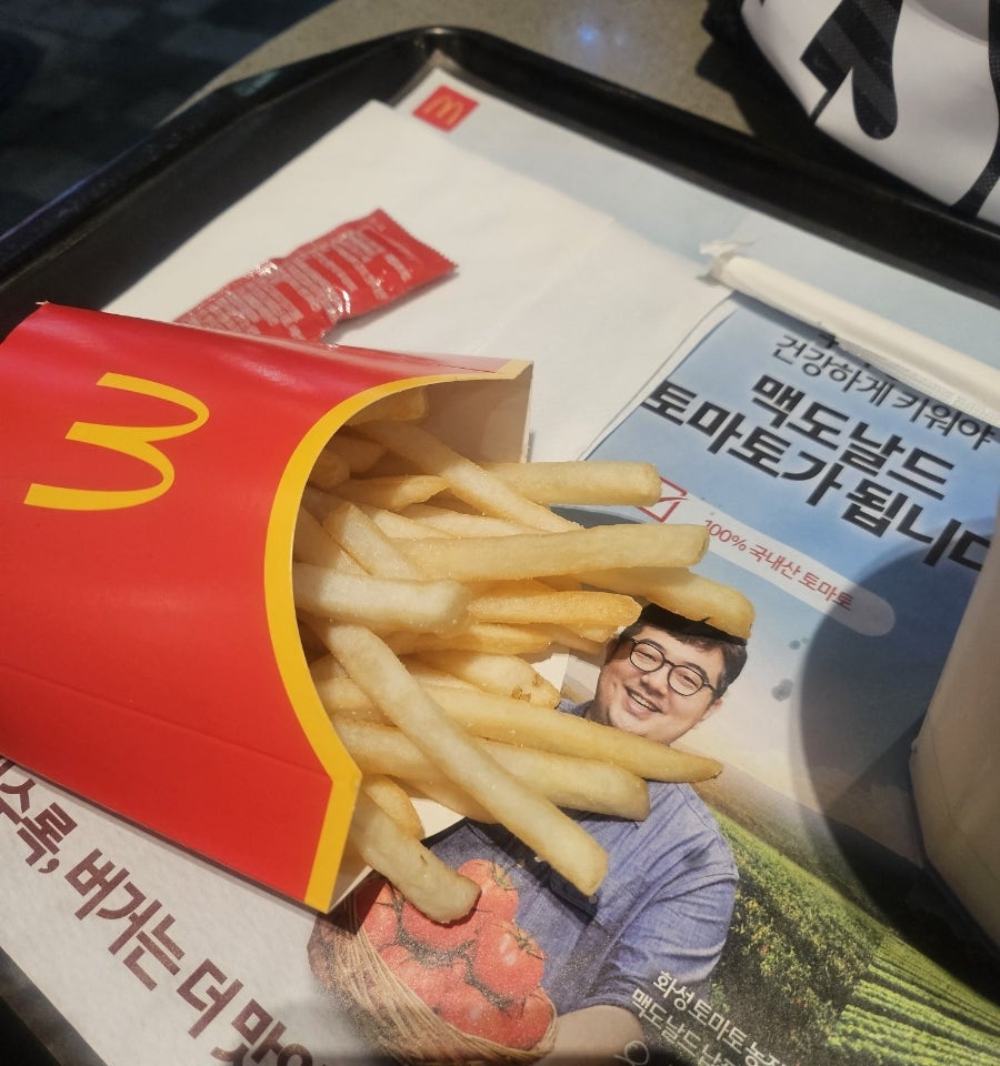맥도날드 동아대점 사진 7
