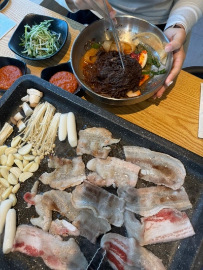 [광주 용봉동] 단체모임은 '지글대패삼겹살' 광주 용봉점