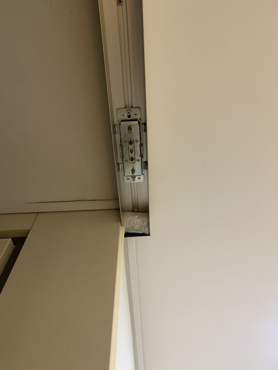 원슬라이딩중문수리 댐퍼 스토퍼 고장나서 교체작업 진행
