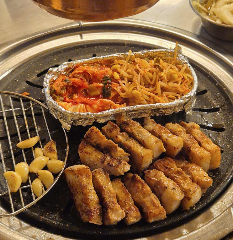  서울 돌곶이역 삼겹살 맛집 '자연숯불화로' 8,900원 갓성비 삼겹살! 돼지껍데기, 김치말이국수 착한가격 회식